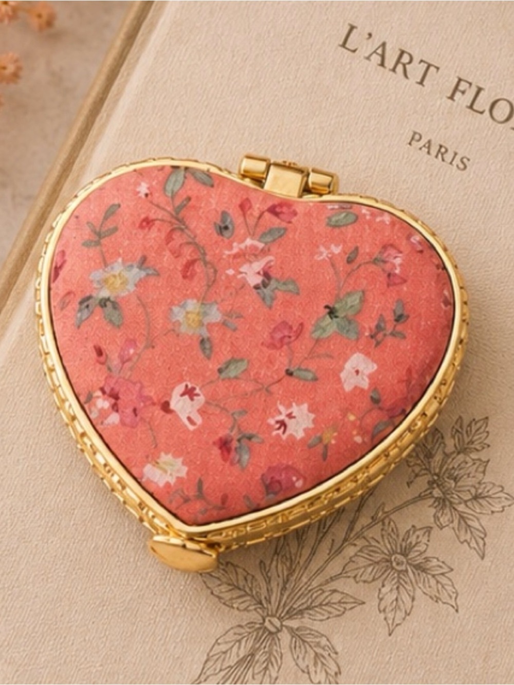 🌸Floral Heart Compact Mirror – 💕Vintage Inspired Gold Travel Mirror ✨